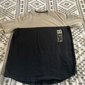 Men’s Large Under Armour tee